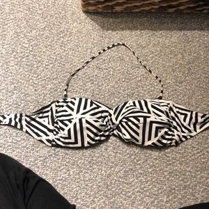 Bathing suit top that can be strapless